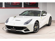 F12ベルリネッタ F1 DCT Bianco Avus/Crema