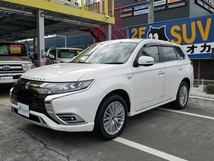 アウトランダーPHEV 2.4 G 4WD ワンオーナー 社外ナビ 全方位モニター