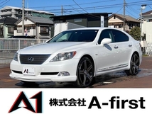 LS 460 4WD WALDエアロ・サンルーフ・黒革