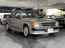 190クラス 190E 2.3-16 1986年モデル 新車並行輸入車両
