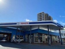 沖縄トヨタ自動車株式会社 トヨタウン宮平店の店舗画像