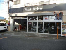 West Drive の店舗画像